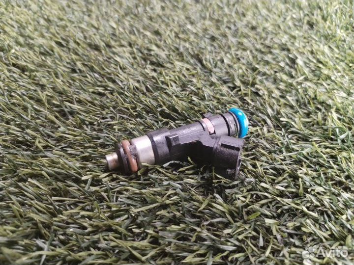 Форсунка топливная Nissan Pathfinder R51 VQ40DE