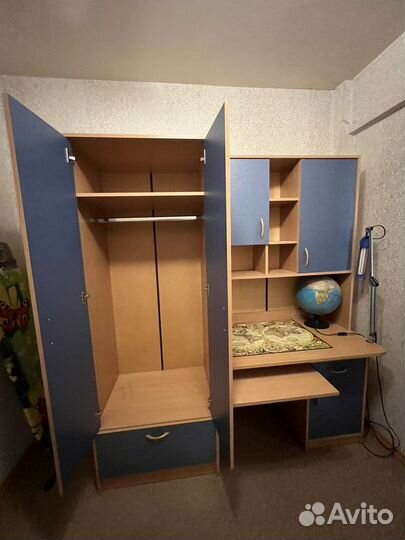 Компьютерный стол и шкаф