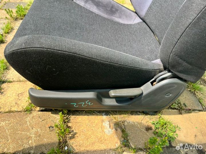 Сиденье переднее левое Subaru Impreza Wrx Sti GC8