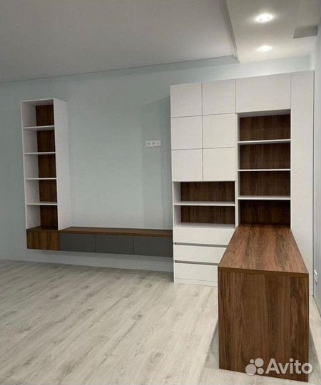 Рабочая зона у окна