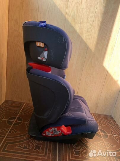 Детское кресло chicco 15 - 36 кг