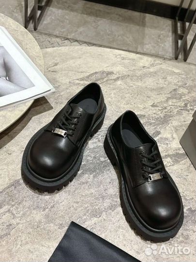 Туфли дерби Balenciaga Stomper Low Derby Leather
