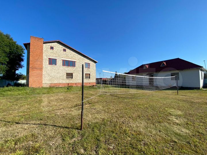 Коттедж 700 м² на участке 33 сот.