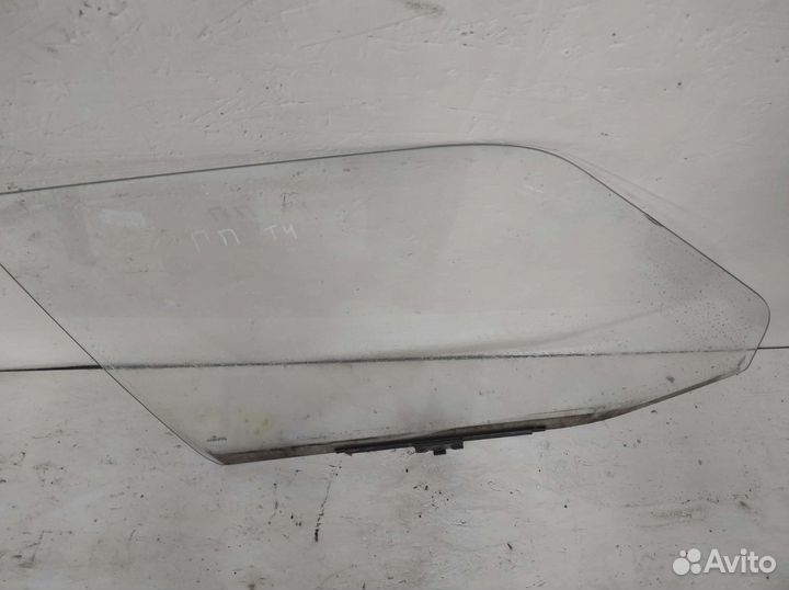 Стекло двери передней правой Volkswagen T4