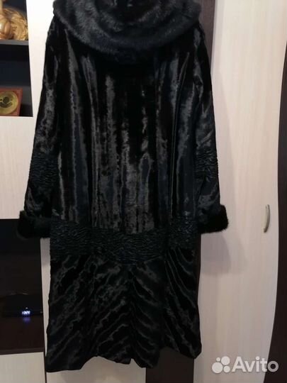 Шуба с вставками из норки и каракуля