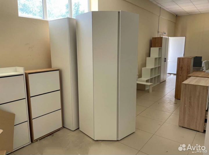 Угловой шкаф