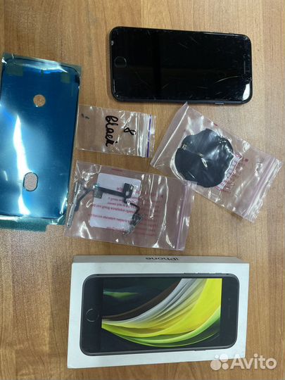 Телефон iPhone Se 2020