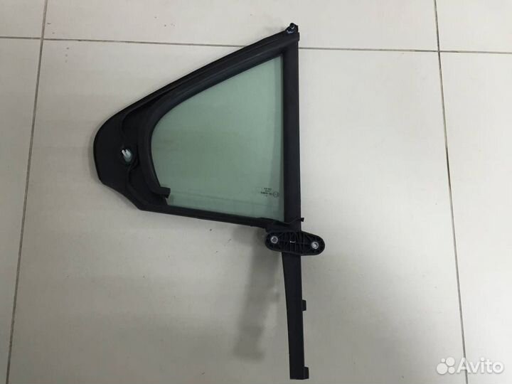 Стекло двери задней левой форточка Volkswagen Polo