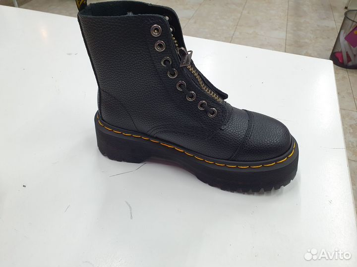 Dr Martens Sinclair Black ботинок на левую ногу