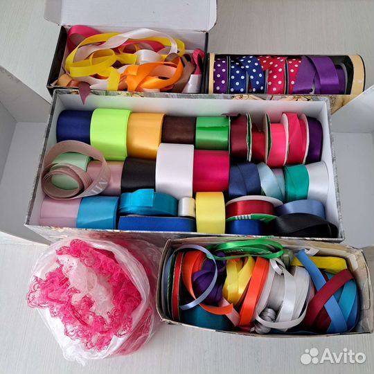 Атласные ленты, кабашоны, бусины, фетр, резинки