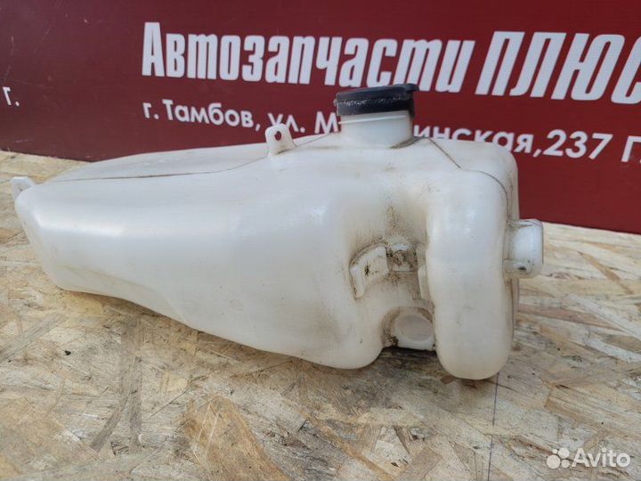 Бачок омывателя Renault Logan