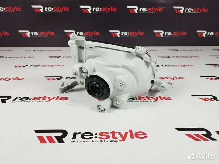 Фара Toyota Town Ace Noah 96-98 Левая Черная N2314