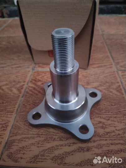 Задняя цапфа Ford transit 2010год