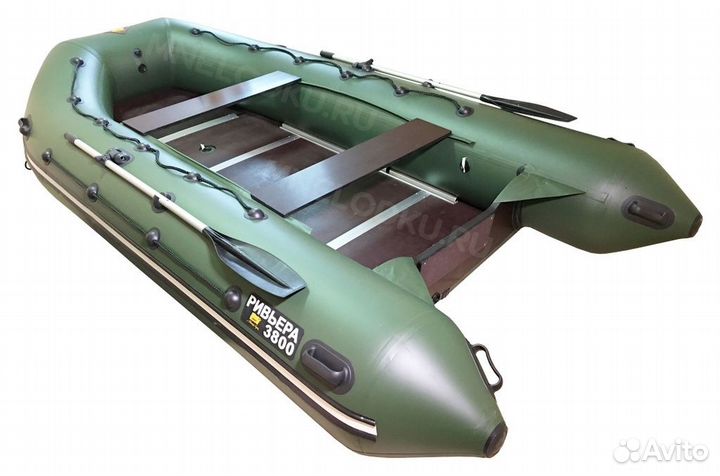 Лодка Ривьера 3800