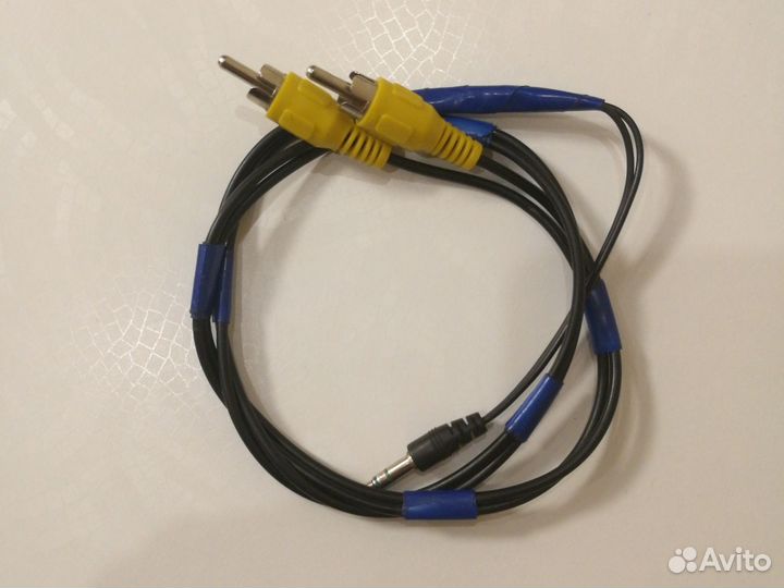 Кабели и зарядные устройства для телефонов