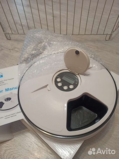 Автоматическая кормушка для кошек и собак