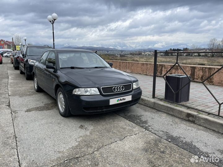 Audi A4 1.8 AT, 1998, 259 000 км