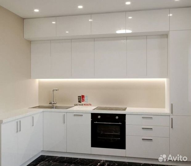 Кухонные гарнитуры в современном стиле артикул 582