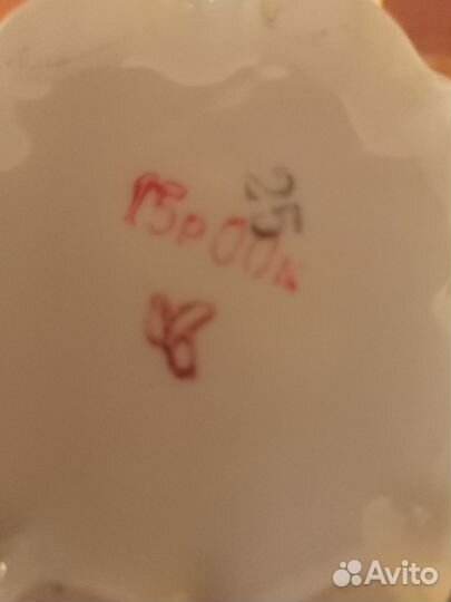 Фарфоровый чайник