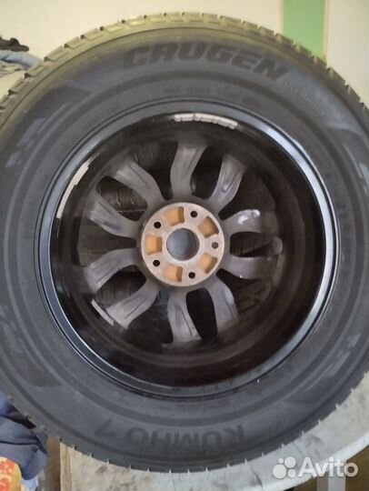 Kumho Crugen Premium KL33 215/65 R16 и 215/65 R16 98H