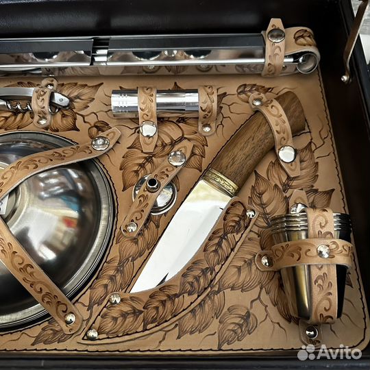 Подарочный набор чемодан для пикника ручной работы