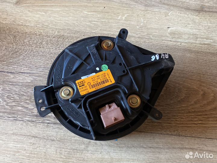 Audi a4 b6 моторчик отопителя салона