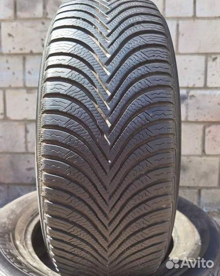 Michelin Alpin 5 215/65 R16 98H