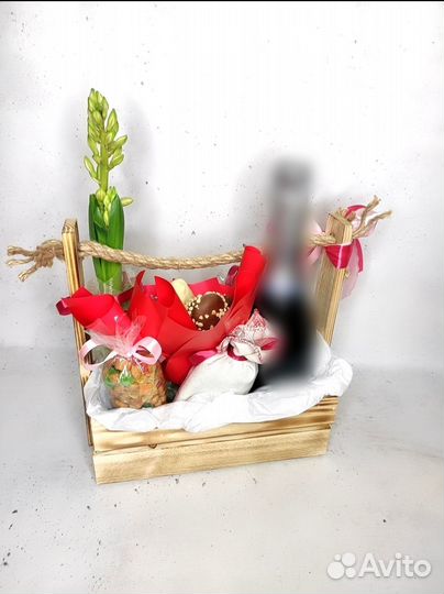 Подарочная корзина. Подарочный набор