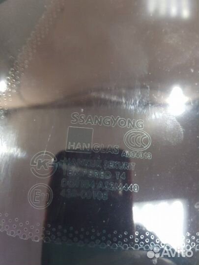 Стекло кузовное глухое правое Ssangyong Rexton GAB