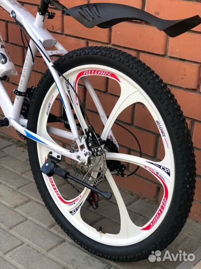 Велосипед на литых дисках