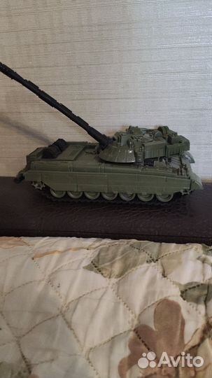 Танк игрушечный