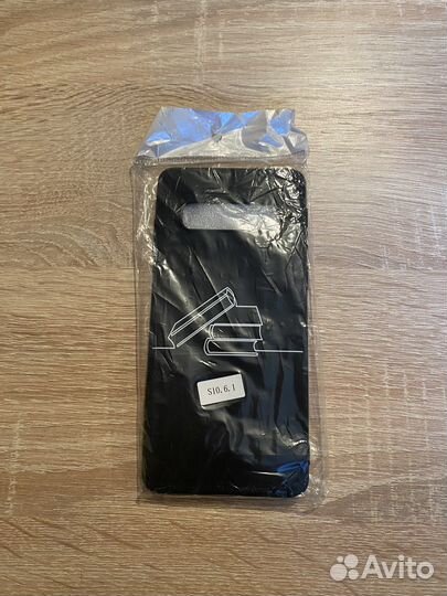 Чехлы на телефон