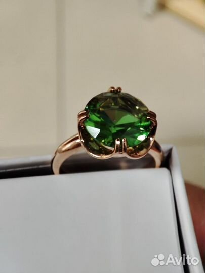 Роскошное кольцо сереб.с Пл. Кварцем им. Султанита