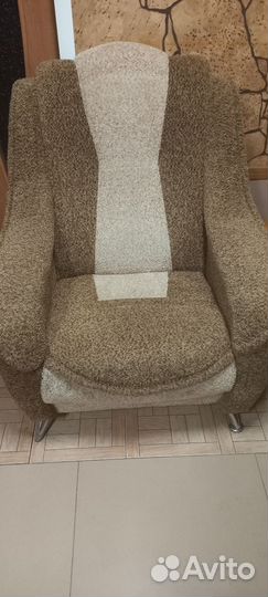 Два кресла и столик