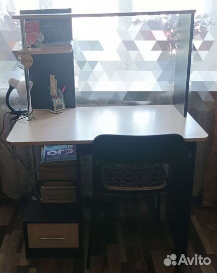 Компьютерный стол