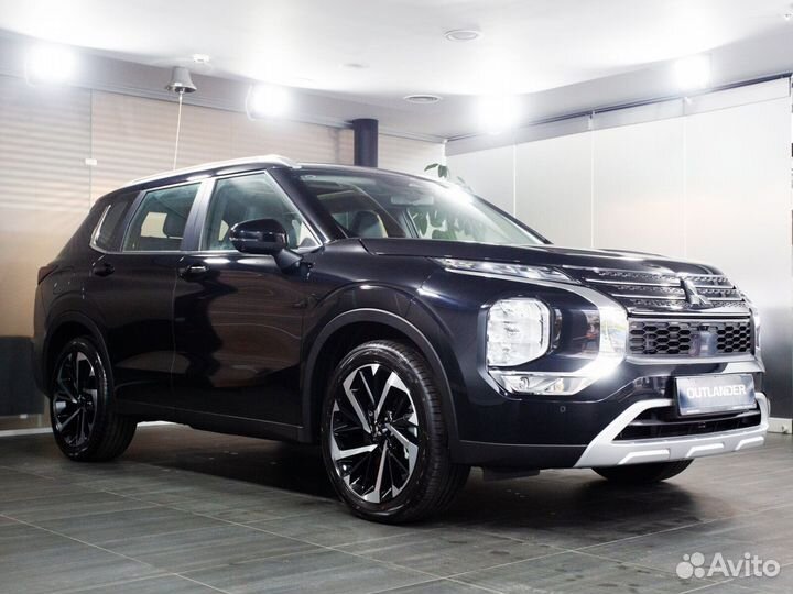 Mitsubishi Outlander 2.5 CVT, 2023