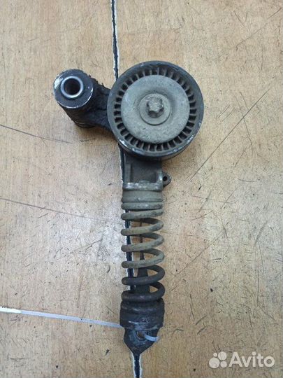 Натяжной ролик приводного ремня Opel Corsa D