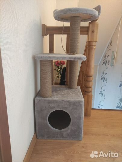 Когтеточка с домиком и лежанкой