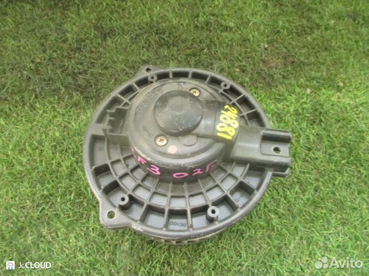 Мотор печки на honda stepwgn RF7 K24A