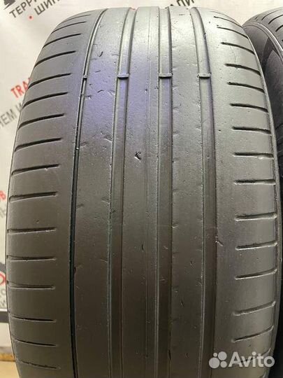 Pirelli P Zero 245/40 R19 94W