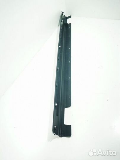 Накладка на порог левая Land Rover Discovery 5