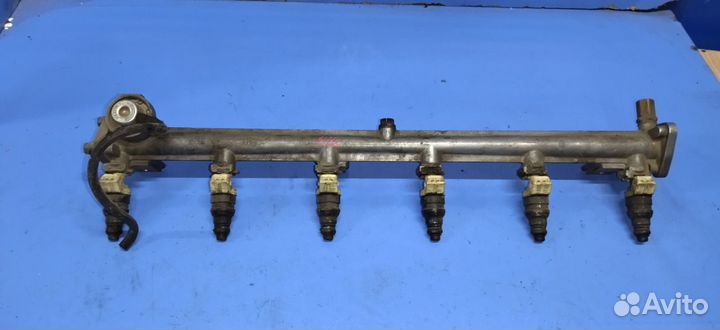 Топливная рампа Mercedes-Benz W140