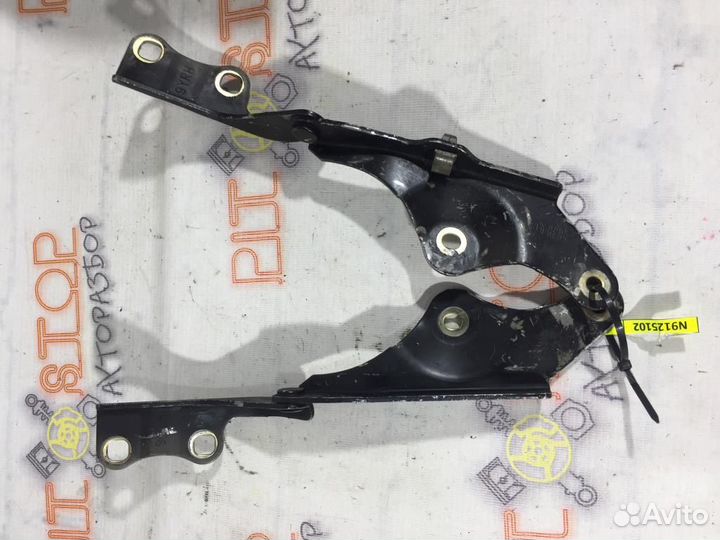 Петли капота Nissan Teana (J31) 2003 - 2005