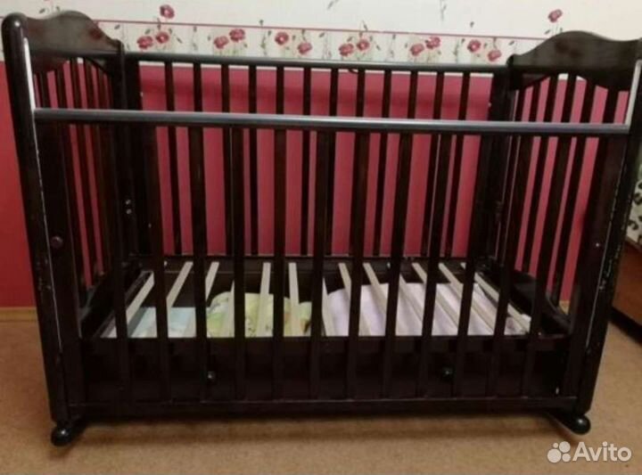Детская кроватка