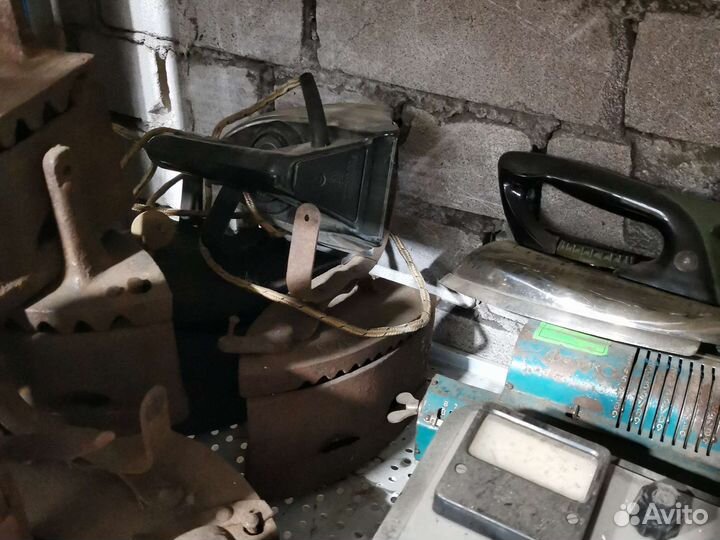 Старинные утюги