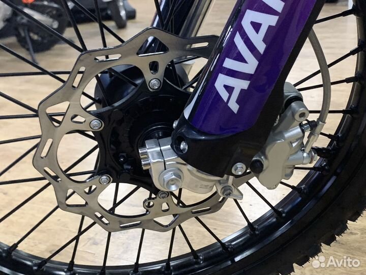 Универсальный мотоцикл Avantis A7