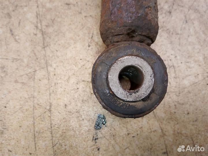 Амортизатор задний Nissan Navara