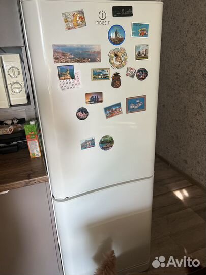 Продам б/у холодильник Indesit,в рабочем состоянии