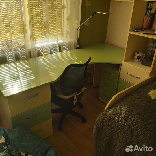 Детский письменный стол бу