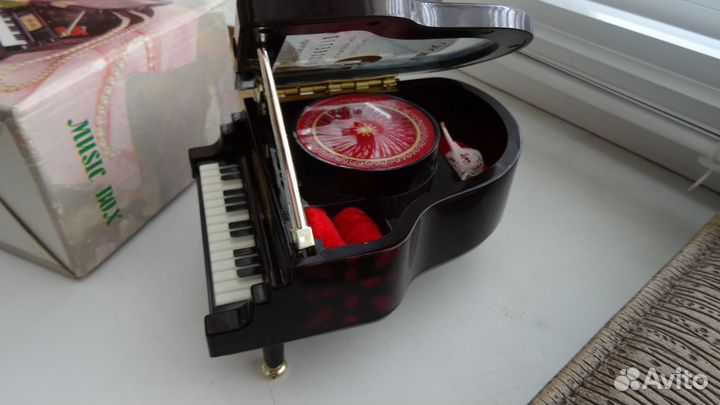 Музыкальная шкатулка с балериной